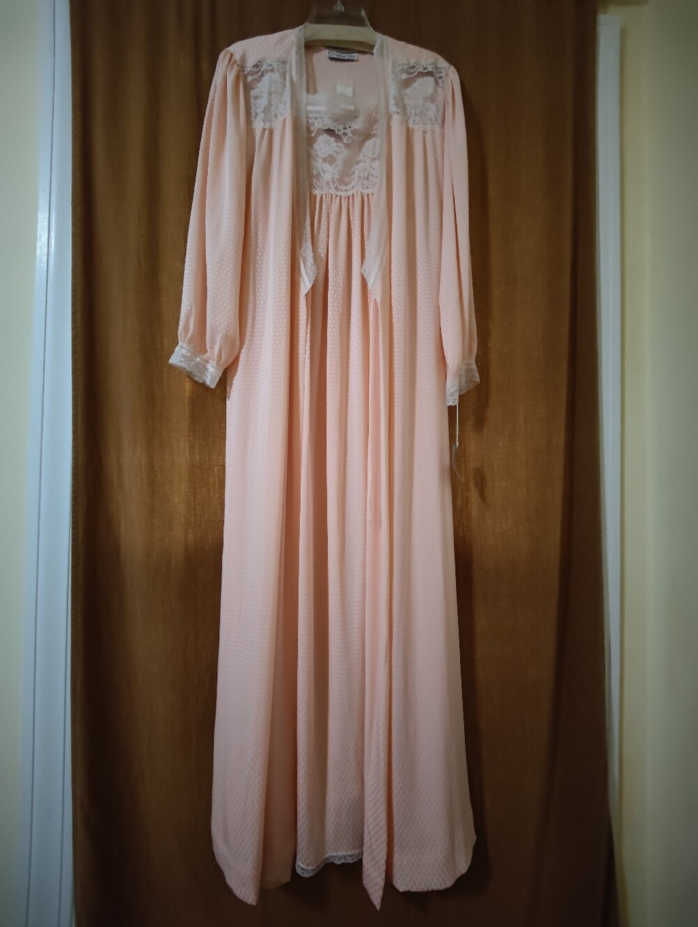 New With Tag Dior Vintage Light Peach Lace-Trim Long Nightgown & Robe Set